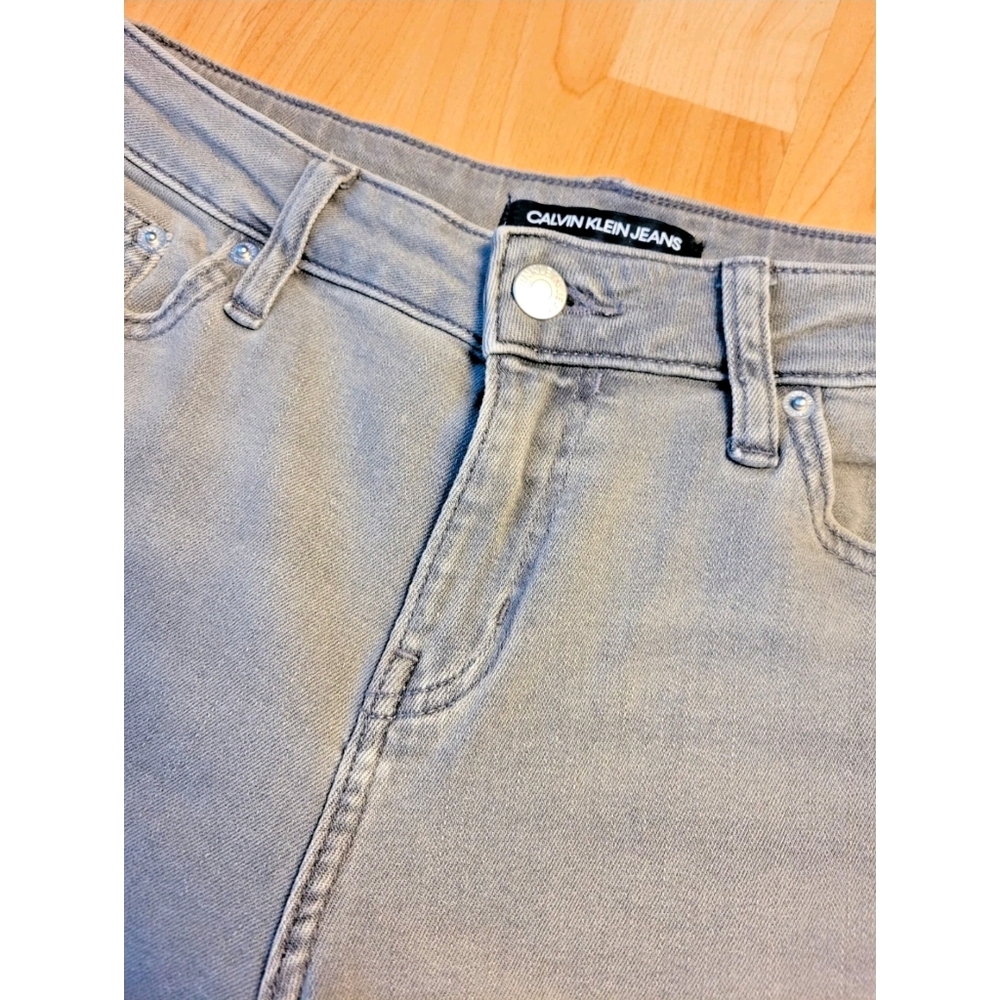 Calvin Klein Jeans Bermuda shorts - Picture 2 of 12